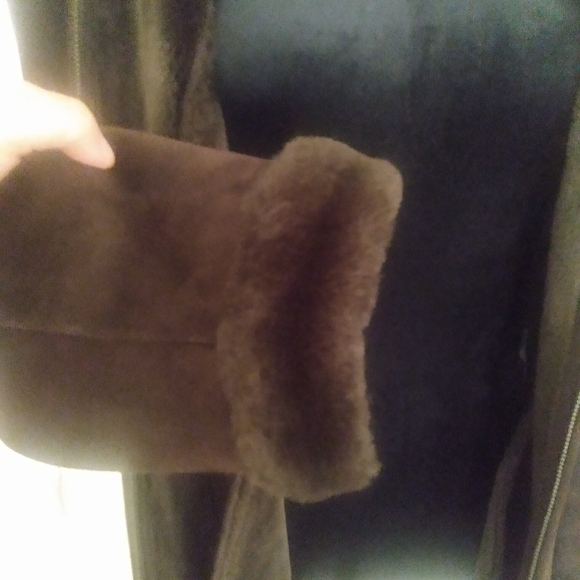 Hooded coat - Picture 4 of 9